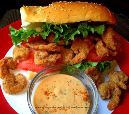  Po’boy Met Cremige Remoulade: Een Zoutzee van Smaak en Textuur in El Paso!