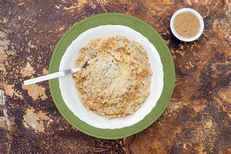  Hareesa! Een Romige Glutenvrije Heerlijkheid Met Warme Kruiden En Een Ontzettend Zacht Textuur