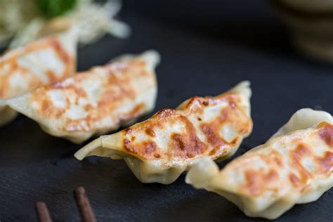  Jiaozi: Gevulde Deegzakjes Met Een Umami Explosie En Een Zacht Gebakken Korst!