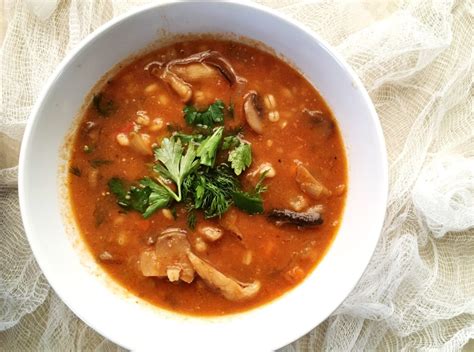  Kaifeng Vermicelli Soup: Een Smaakbom van Umami en Zijdezachte Textuur?