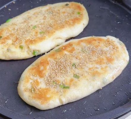  Shaobing! Een knapperig platbrood gevuld met hartige smaken van de regio Zhengzhou.