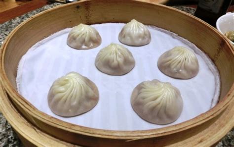  Xiao Long Bao: Een Explosie Van Hartigheid En Umami In Elke Beet?